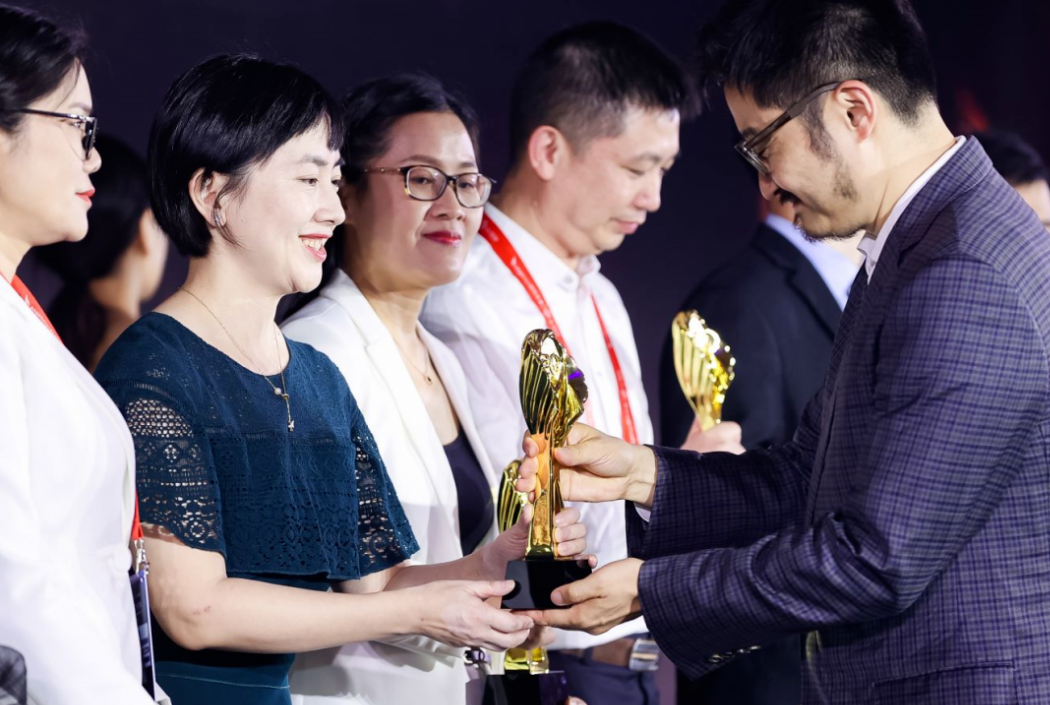 正畸专业学术研讨会|我院王欢博士聚焦前沿，正畸论道